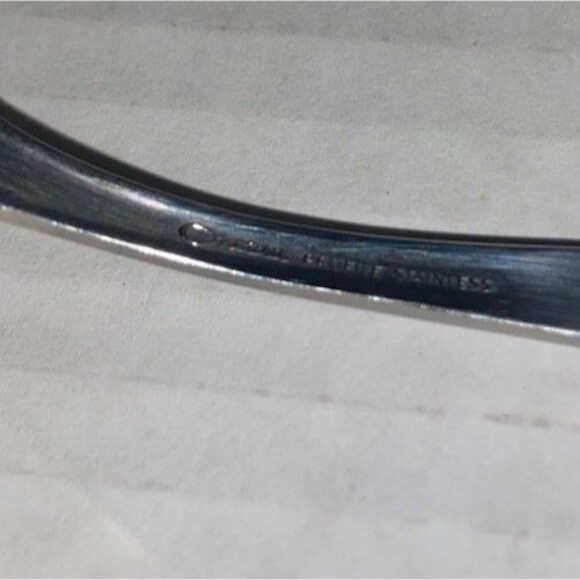 29 Pieces Profile Stainless Oneida Glossy Louisville Rose Flatware Spoons Forks - Picture 13 of 14